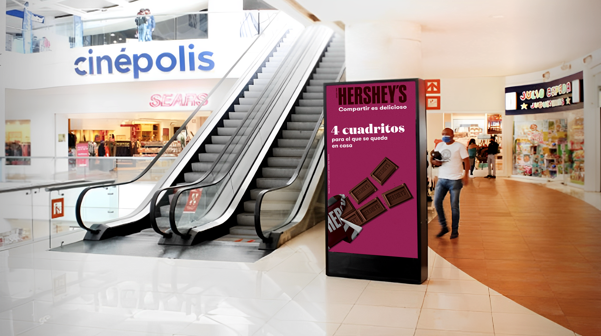 Valla publicitaria de naranti en centro comercial Valla para publicidad en Morelia de naranti