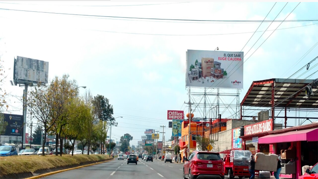 Anuncio espectacular en Toluca, Estado de México