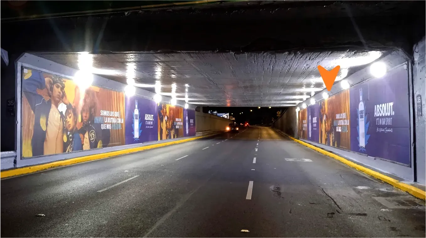 vallas bajo puentes publicidad